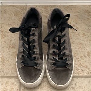 Women’s platform sneakers